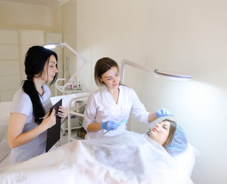 experienced-female-microblading-eyebrow-maker-show-2026-01-11-10-00-51-utc